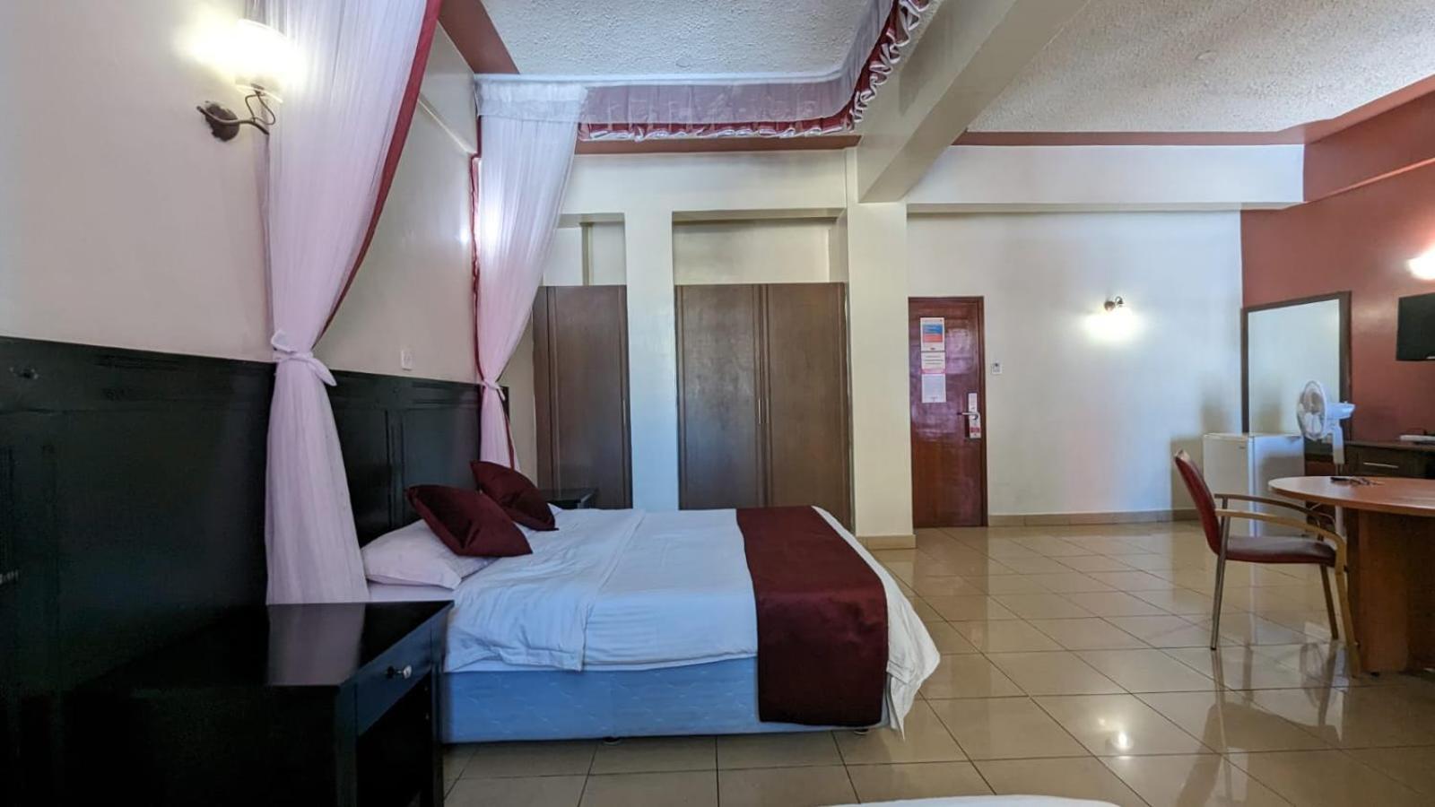 Jamia Central Hotel Найроби Екстериор снимка